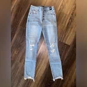 High Rise super skinny ankle Jean. Curvy fit. Size 26.